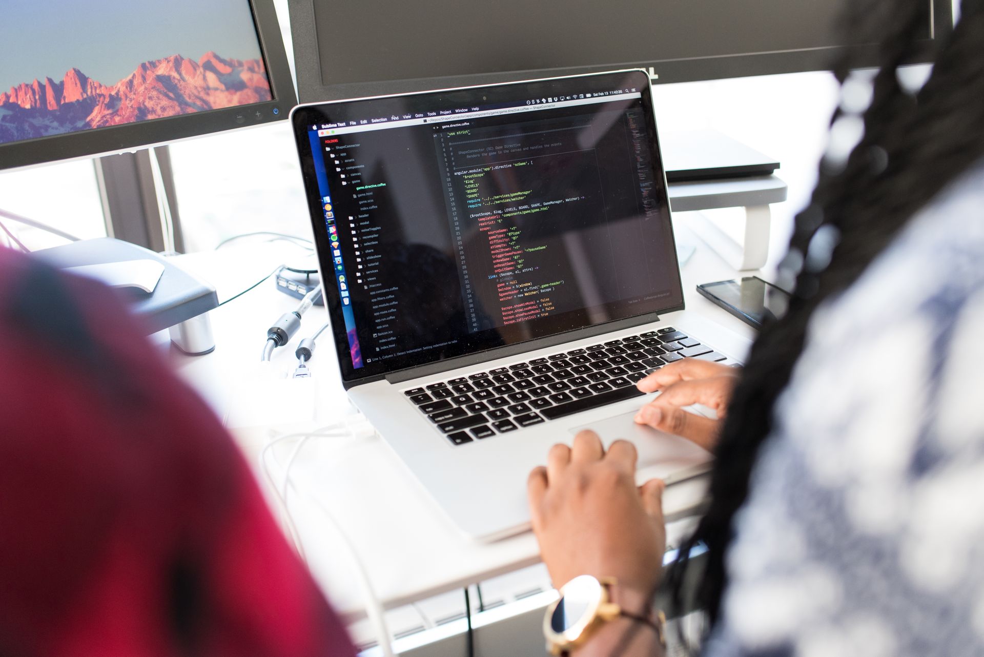 Le MacBook Pro M6 vaut-il l’attente ? Xcode, IA coding et LLM locaux en 2026